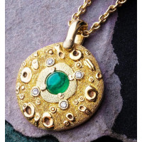 Colombian Sun 22K Gold Pendant with Emerald and Diamonds